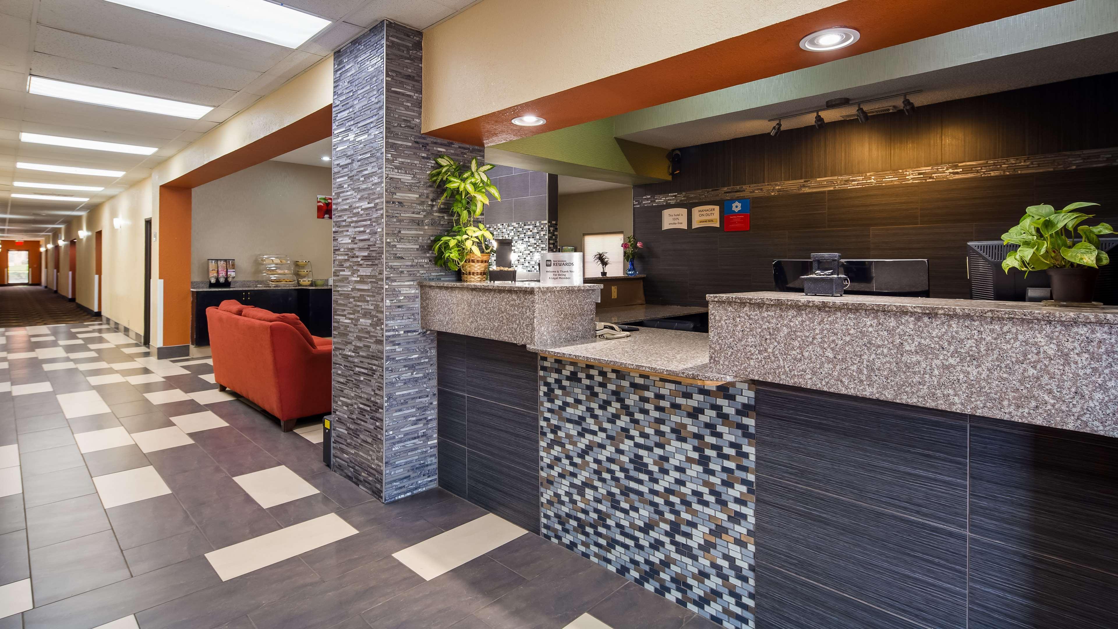 Surestay Plus Hotel By Best Western Blue Springs Exterior foto