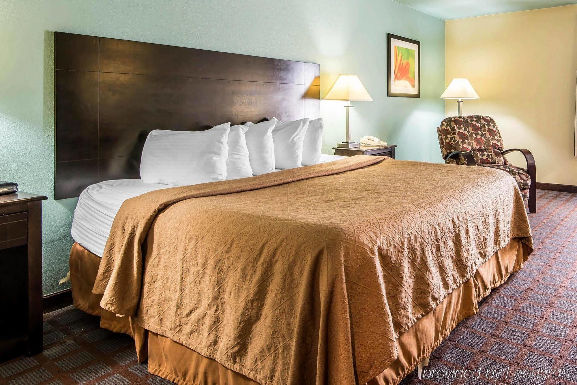 Surestay Plus Hotel By Best Western Blue Springs Exterior foto