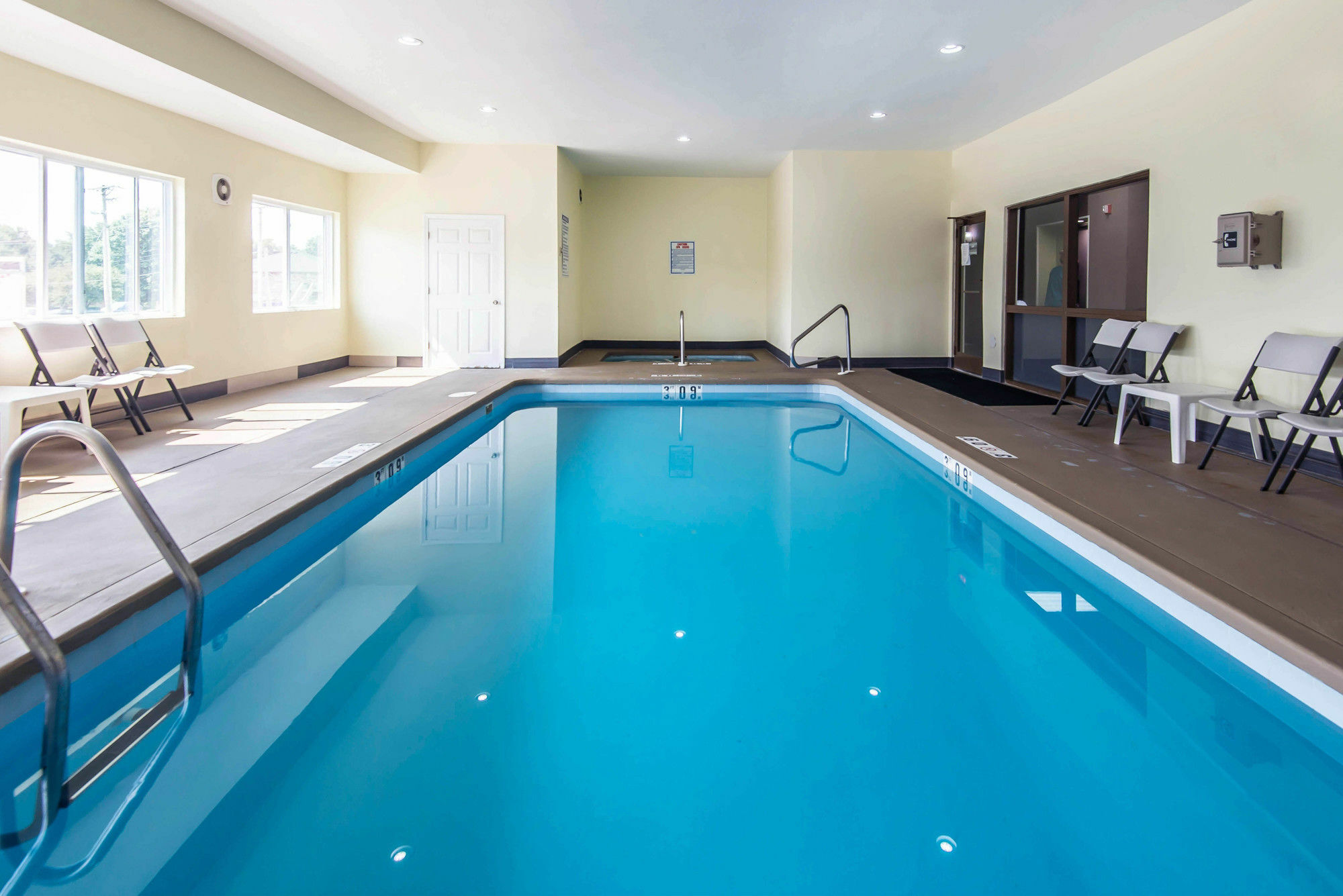Surestay Plus Hotel By Best Western Blue Springs Exterior foto